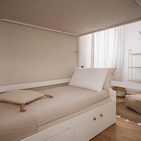 Apartment Tra I Tetti Di Campetto, Attico Con Terrazzo E Ascensore E Parcheggio Gratuito *