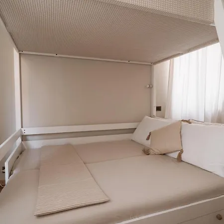 Apartment Tra I Tetti Di Campetto, Attico Con Terrazzo E Ascensore E Parcheggio Gratuito *