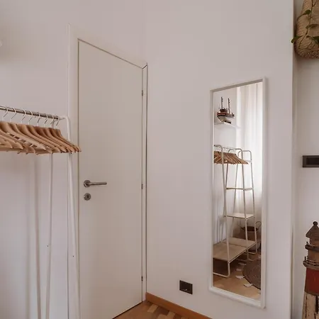 Tra I Tetti Di Campetto, Attico Con Terrazzo E Ascensore E Parcheggio Gratuito Apartment *
