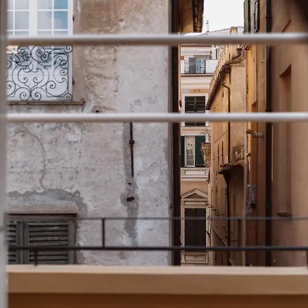 Apartment Tra I Tetti Di Campetto, Attico Con Terrazzo E Ascensore E Parcheggio Gratuito *